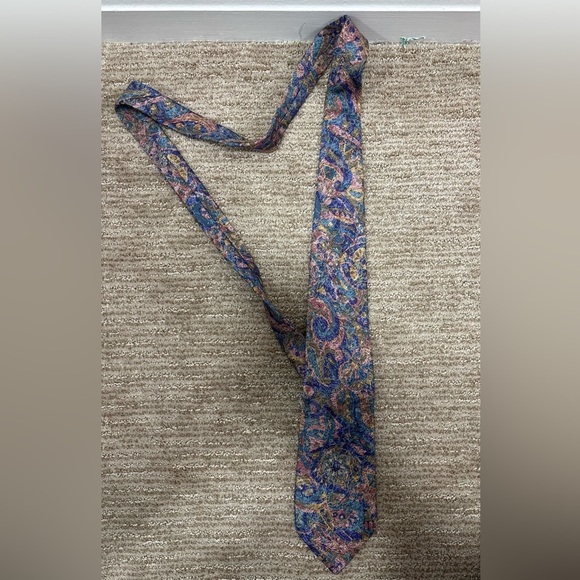 Van Heusen Other - Van Heusen Multicolor Paisley Tie